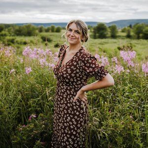 Meet your Posher, Laura